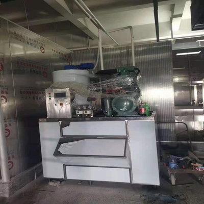 উচ্চ কার্যক্ষমতা 3.94kw~90kw বাণিজ্যিক আইস ফ্লেক মেশিন 1টন
